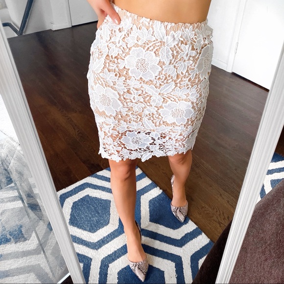 Sans Souci Dresses & Skirts - 🐚 WHITE TAN CROCHET SKIRT!